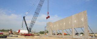 tilt-up construction occurring at a commercial building task