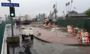 View of this North Hollywood Underpass construction web site last week. This and subsequent photographs by Joe Linton/Streetsblog L.A.